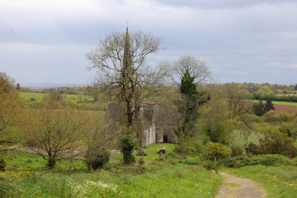 chapelle bretonne dans la nature