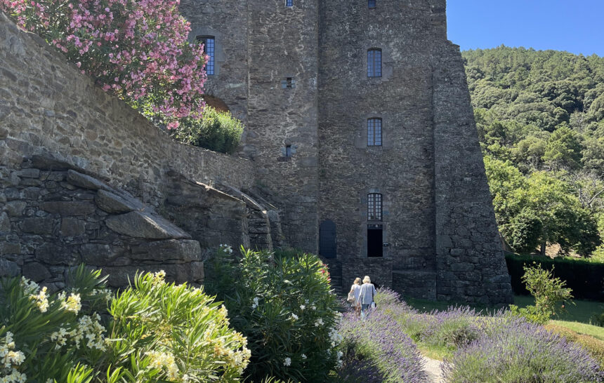 monastère 7 Monastère que l'on peut visiter où vivent encore des religieuses / moniales